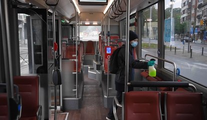 Déconfinement: les transports en communs désinfectés à Bruxelles