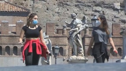 Italia comienza con cautela la fase de "convivencia con el virus"