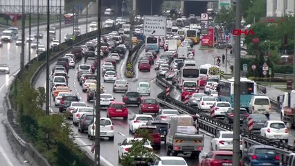 İSTANBUL TRAFİĞİNDE UZUN SÜRE SONRA BİR İLK KOZYATAĞI