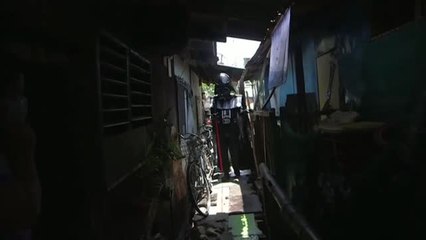 Darth Vader vigila junto a sus soldados imperiales que Manila cumple con la cuarentena