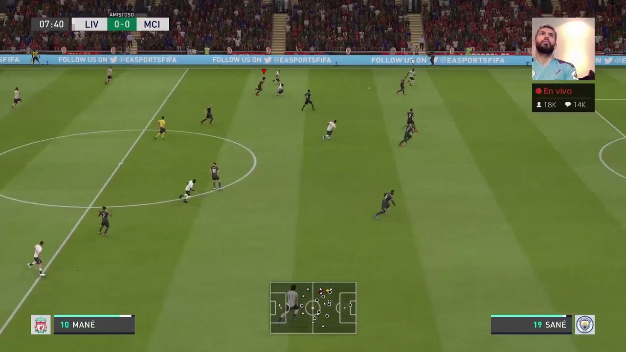 Kun Agüero jugando FIFA se ENOJA