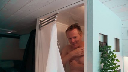 Douchen in een zelfbouw camper en illegaal de grens over tijdens de lockdown