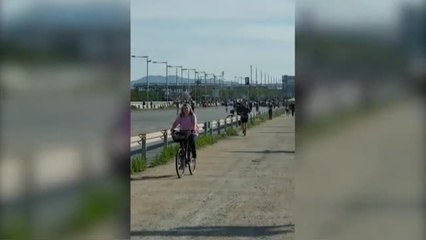 Malestar entre el personal del Hospital del Mar por las aglomeraciones en la Barceloneta