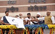 प्रधानमंत्री मोदी ने दिखाई 'रन फॉर यूनिटी' को हरी झंडी