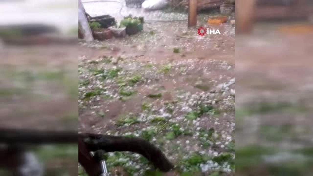 Antalya'ya ceviz büyüklüğünde dolu yağdı