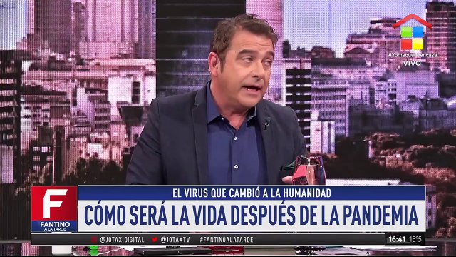 Restaurantes con cabinas y peluqueros a distancia: ¿Cómo serán las citas y los besos post-pandemia?