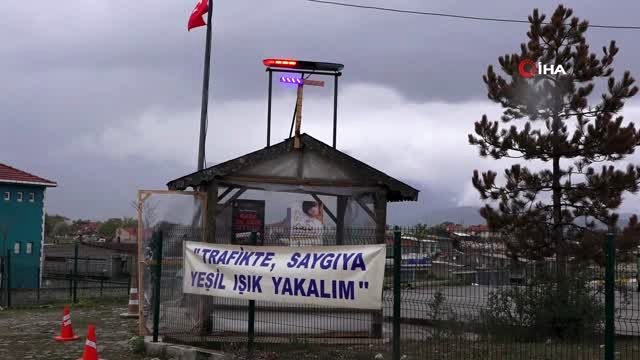 İlçe protokolü Karayolu Trafik Güvenliği Günü ve Trafik Haftası nedeniyle denetimlere katıldı