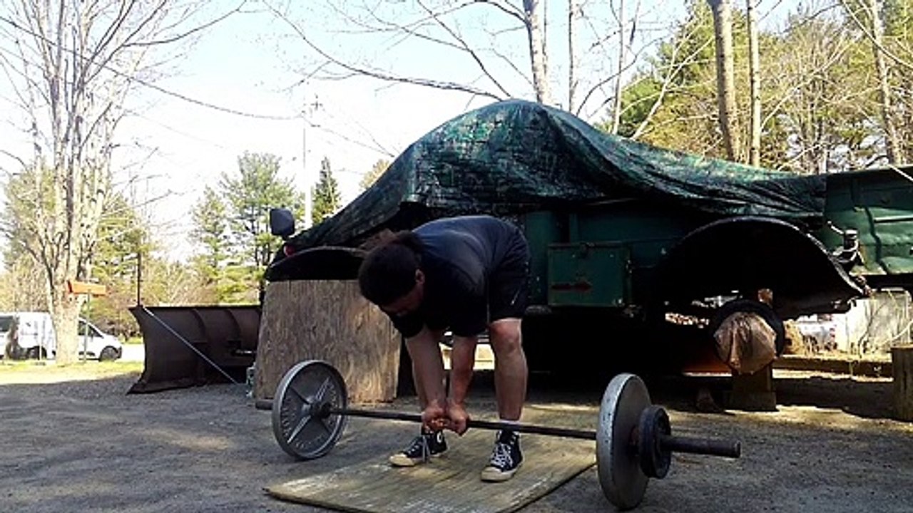 Gobbell Squats 225lb