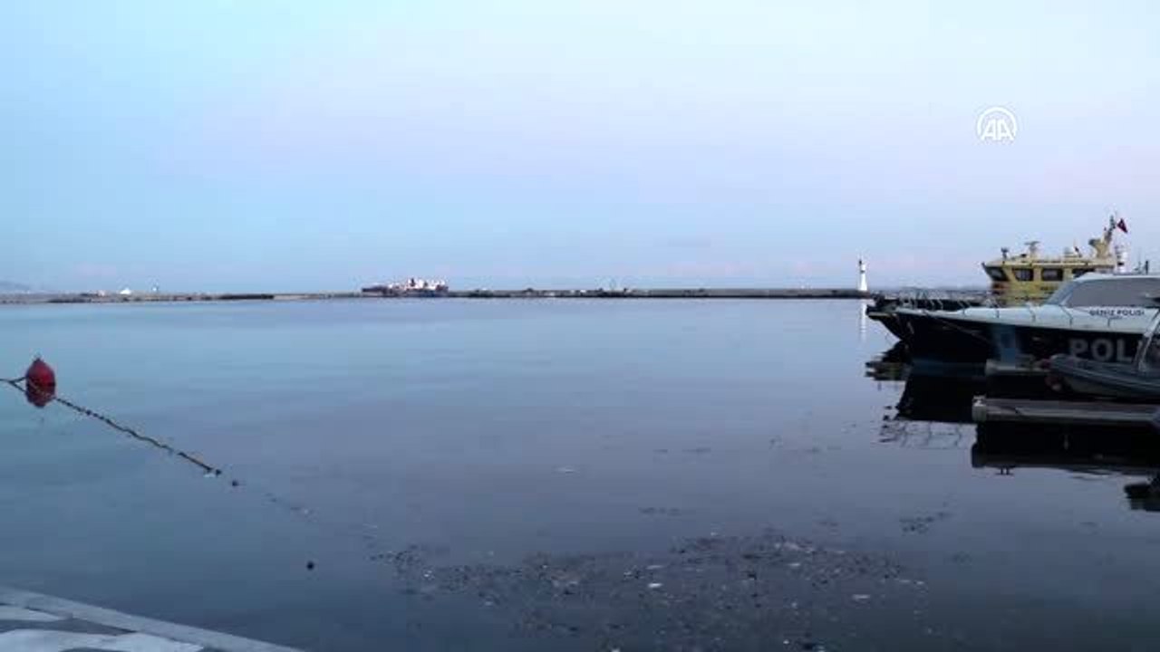 İzmir'de denizden kayıp olarak aranan kişinin cesedi çıkartıldı