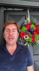 Γιώργος Μαζωνάκης: Βοηθά να σιτιστούν 8 άπορες οικογένειες για έναν μήνα