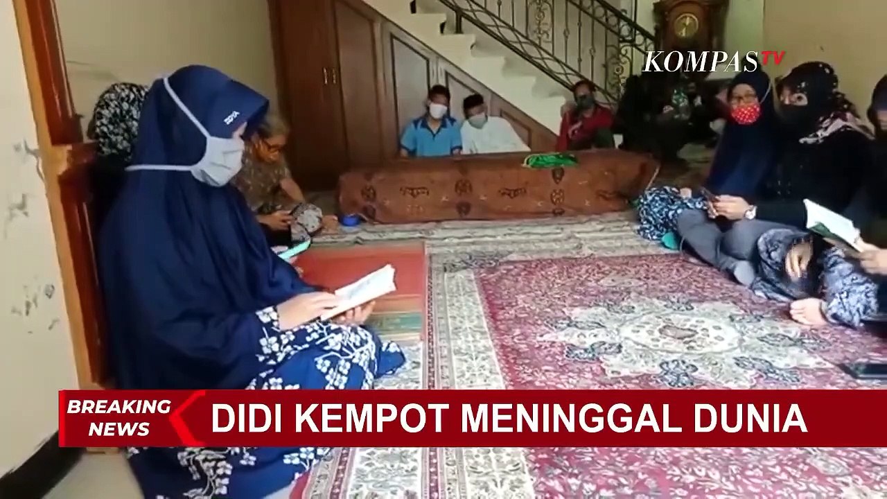 Jenazah Didi Kempot Diberangkatkan Menuju Ngawi, Lambaian Tangan Warga Turut Melepas Kepergian