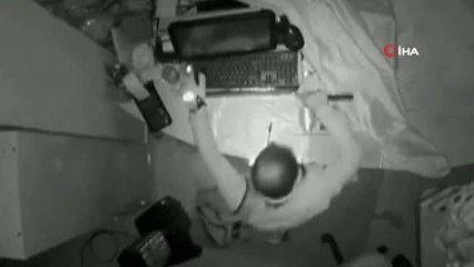 Vatandaşın, marketteki hırsızlığı köpeği ile engellediği anlar kamerada