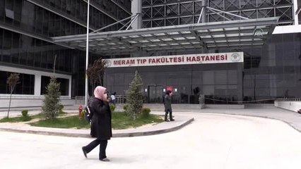 Koronavirüsü yenen anne, bebeğine sarılmak için gün sayıyor