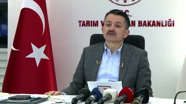 Pakdemirli: Yetiştiricilerimize hayvan başı 65 lira olmak üzere, toplam 100 milyon liralık yem...