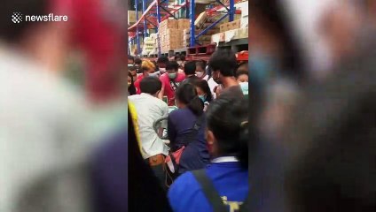 Shoppers in frenzy to buy BEER after COVID-19 alcohol ban is lifted in Thailand