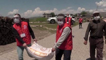 Civcivlerin yem ihtiyacını Vefa Sosyal Destek Grubu giderdi