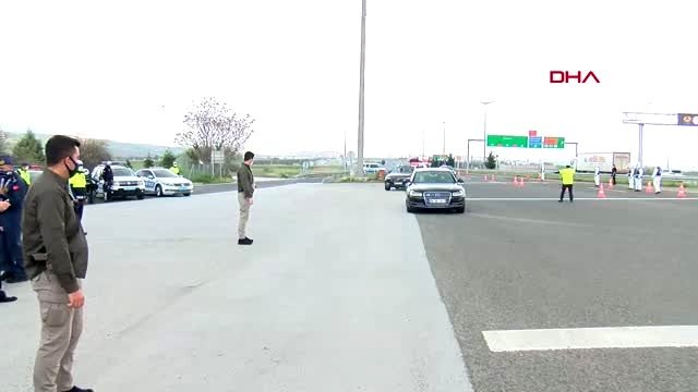 Bakan Soylu, trafik uygulama noktasında incelemelerde bulundu