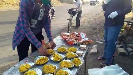 निस्वार्थ मदद: जरुरतमंदों की भूख मिटाने सड़कों पर उतरी Credai Youth Wing