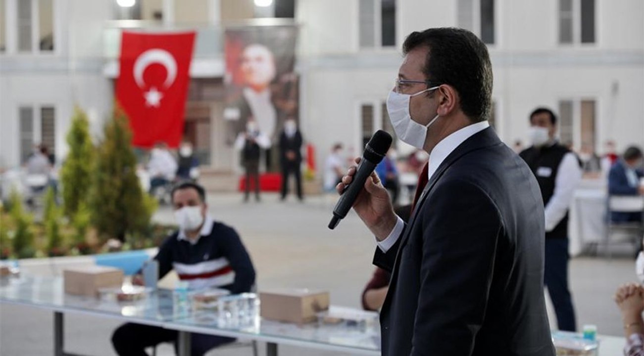 İmamoğlu, yılın ilk toplu iftarını metro inşaatı çalışanlarıyla yaptı
