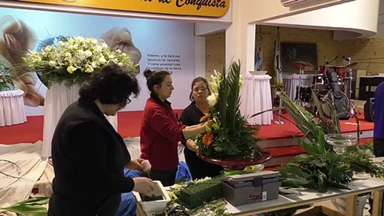 ARREGLOS FLORALES 3 MISIONERA LEE IGLESIA SIGLO XXI  ALFA Y OMEGA