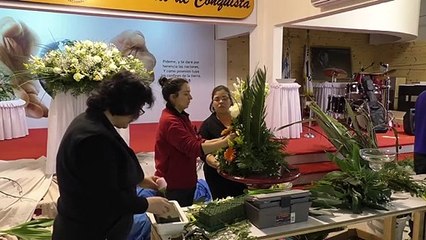 ARREGLOS FLORALES 3 MISIONERA LEE IGLESIA SIGLO XXI  ALFA Y OMEGA