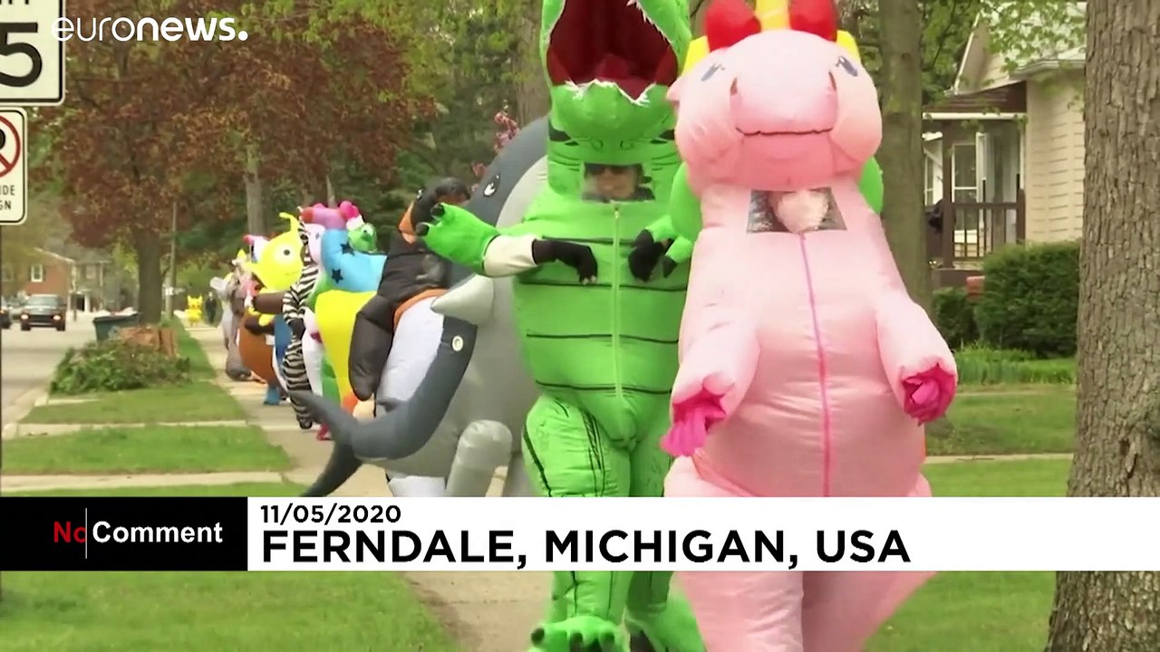 Schau mal, da läuft ein Haifisch durch die Straße