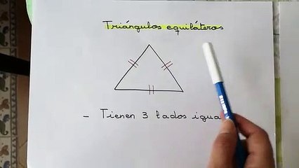 CLASES DE TRIÁNGULOS SEGÚN SUS LADOS