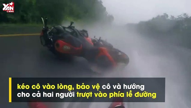 Ngã xe trượt dài, phượt thủ liều mình bất chấp tất cả cứu người yêu