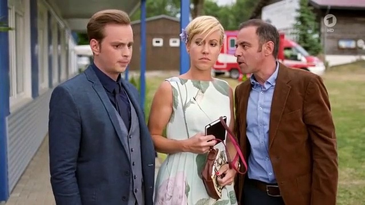 Alles Klara (33) - Rundflug in den Tod - Staffel 3 Folge 1