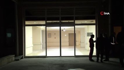 Sudan'daki Covid-19'lu vatandaş yurda getirilmesinin ardından hastaneye yerleştirildi