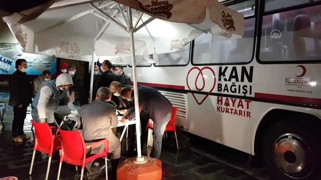 Belediye Başkan Özdemir ve meclis üyeleri kan bağışında bulundu