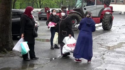 Hastane yapımında çalışan işçilere Hadımköylü kadınlardan iftar yemeği