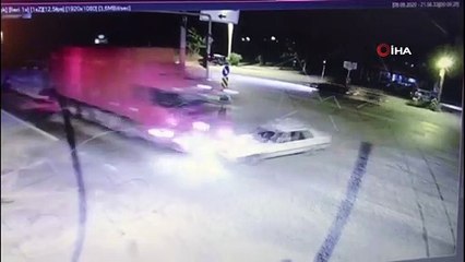 Seydikemer'de feci kaza... Kaza anı kamerada: 2 ölü