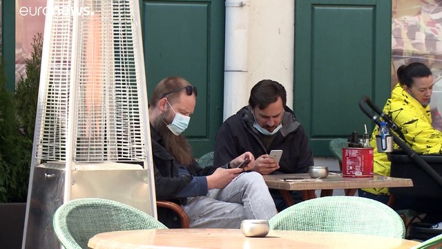 العاصمة اللتوانية فيلنيوس تحول فضاءاتها العامة إلى مقهى مفتوح