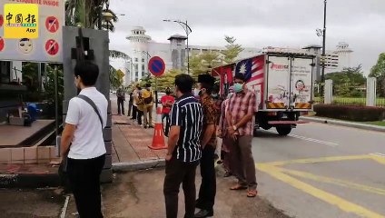 擅用柔王室徽章制戒指 Wak Doyok被控