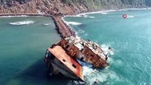 Şile'de Karaya Oturan Gemi 17 Ay Sonra Parçalanarak Denizden Çıkartılıyor