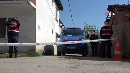 Karantinaya alınan sokak sessizliğe büründü