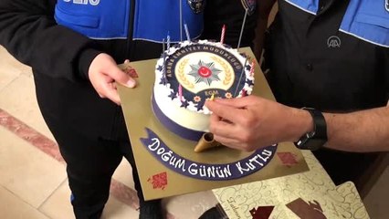 Polisten yalnız yaşayan avukata 80. yaş günü sürprizi