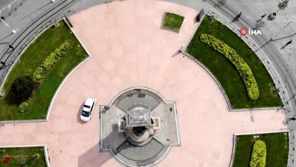 Bakan Koca Taksim'de dikkat çeken yoğunluğu yorumladı: "Bir kareye bu kadar insan girmesi için çok...