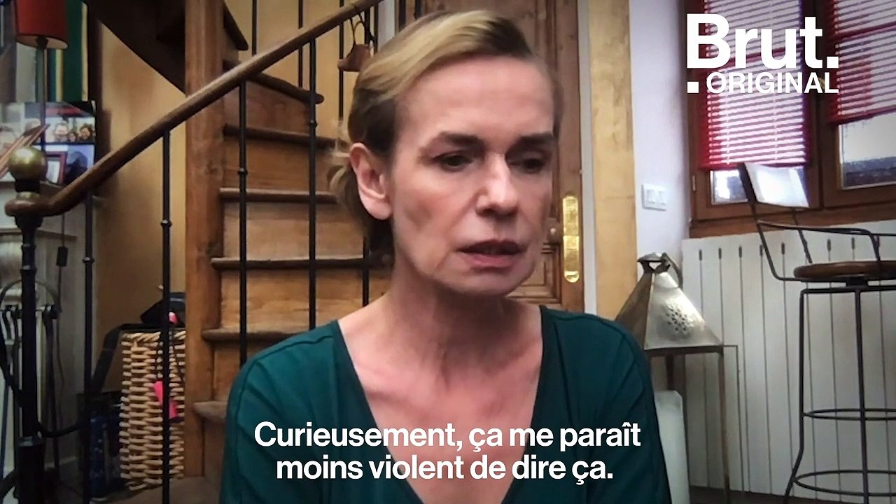 Violences conjugales : Sandrine Bonnaire tire la sonnette d'alarme