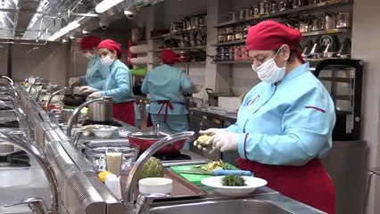 Ege'nin yemekleri Kovid-19 sürecinde ev hanımlarının elinde lezzetleniyor