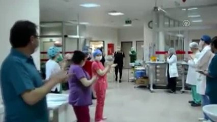 Kök hücre tedavisi ile Kovid-19'u yenen hemşire taburcu edildi