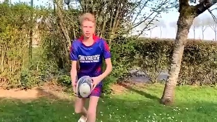 La section rugby du collège continue de s'entraîner