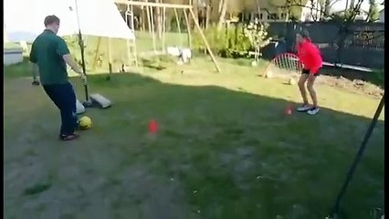 L'ecole de foot de la section féminine ne lâche rien et continue de travailler en attendant de se retrouver