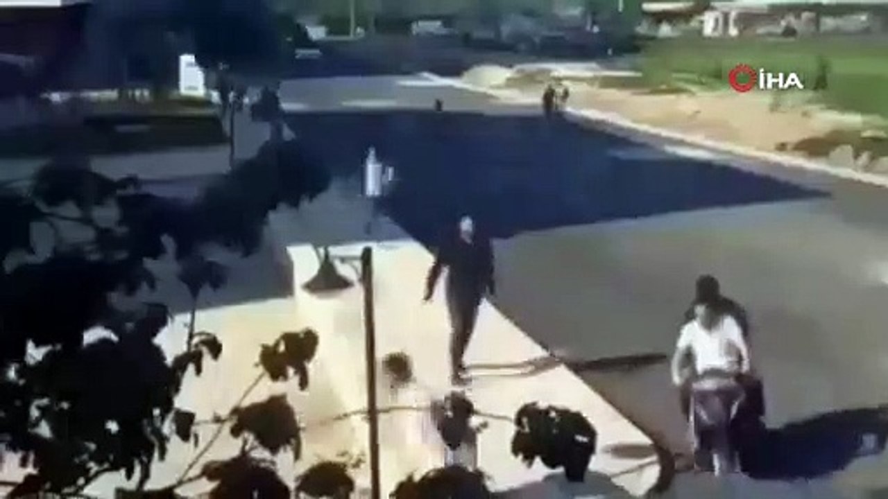 Bursa'da polisi gören gençler böyle kaçtı