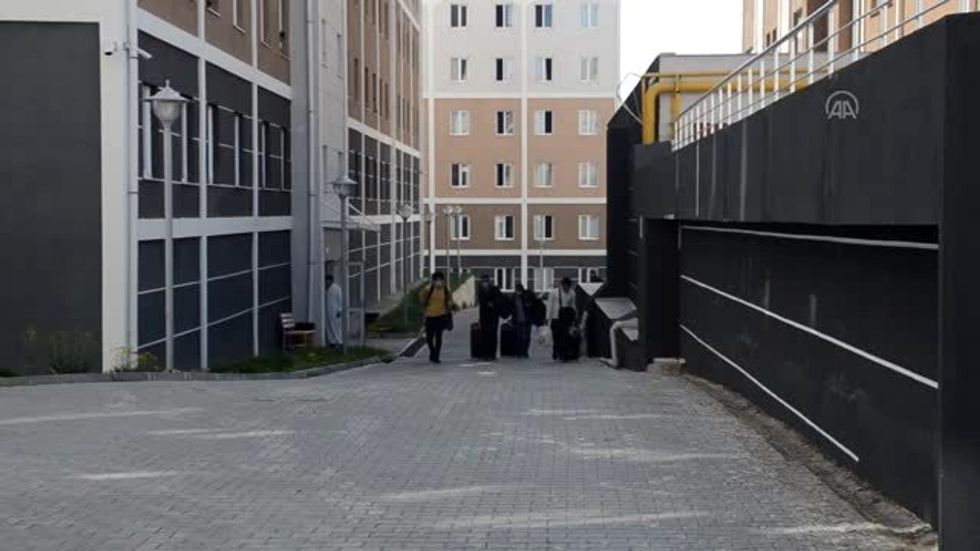 yurtlarda karantina suresi dolan 459 vatandas evlerine gonderildi dailymotion video