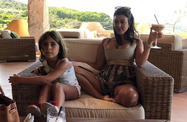 Kourtney Kardashian apprend à sa fille à avoir confiance en elle