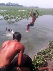 নদীতে গোসল করার মজাই আলাদা । sojib Patowar