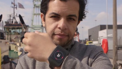 أساور ذكية تضمن مسافة آمنة أثناء العمل بميناء أنتفيرب البلجيكي