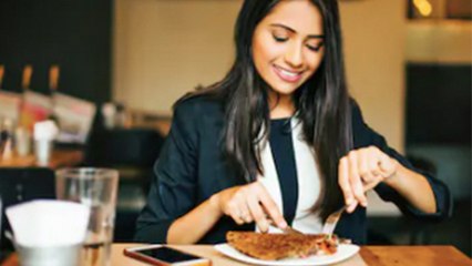 खाने के तुरंत बाद क्या करना चाहिए, घट जाएगा वजन | After food walking is good or bad | Boldsky